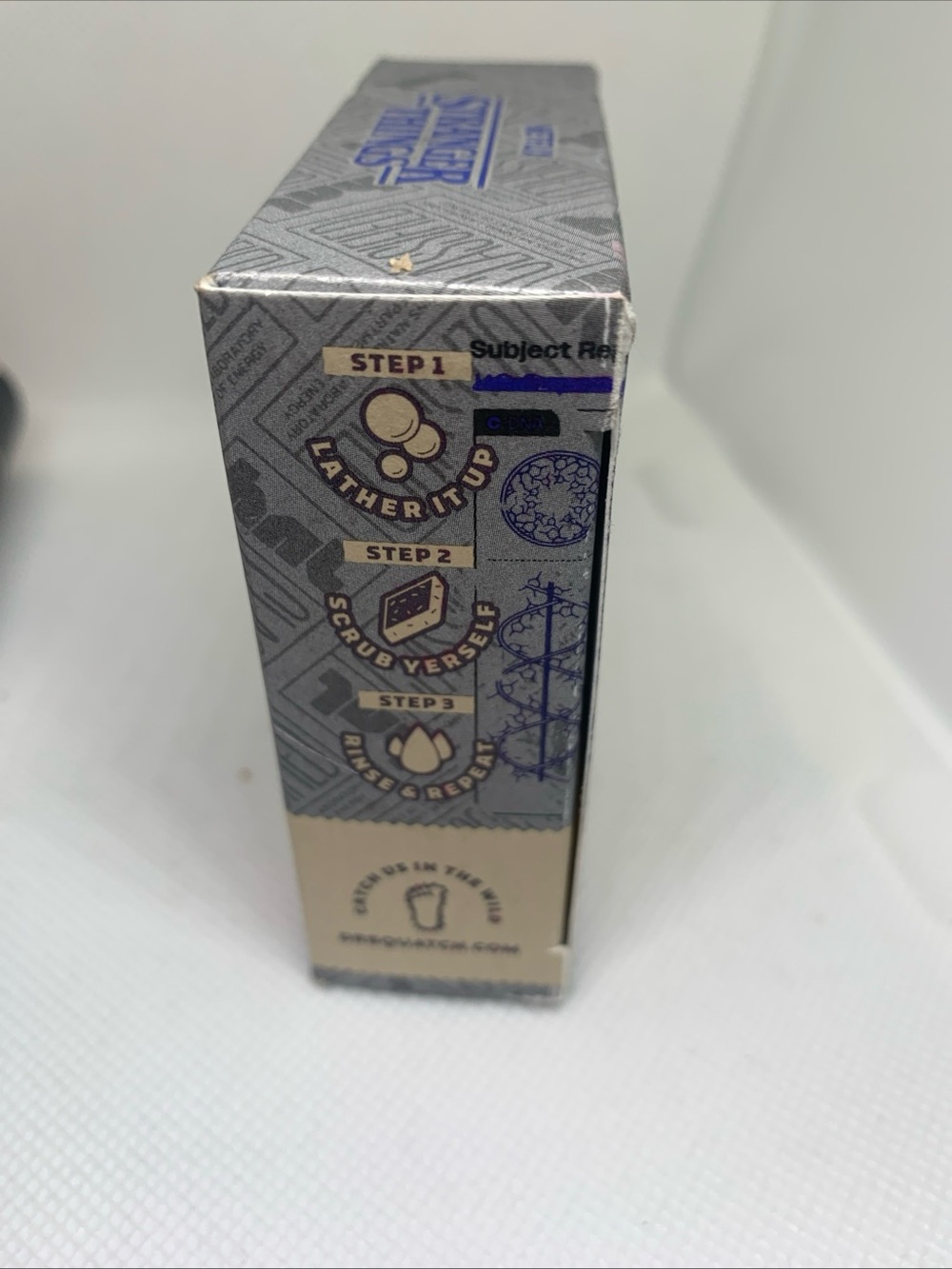 Stranger Things x Squatch Men’s Natural Moisturizer & Soap Set — Black - Picture 5 of 5